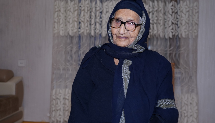 113 yaşlı Xeyrənisə nənə Kəlbəcərdə: “Qonşularımı görməyəndə çox pis oldum, ağladım…”