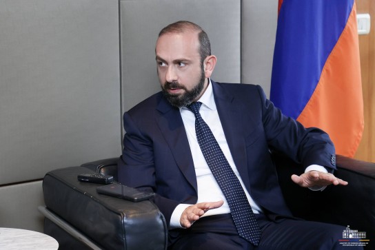 Ermənistan XİN rəhbəri Niderlanda getdi