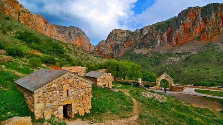 Dumanda itmiş izlər