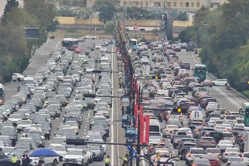 Bakının əsas yollarında TIXAC var