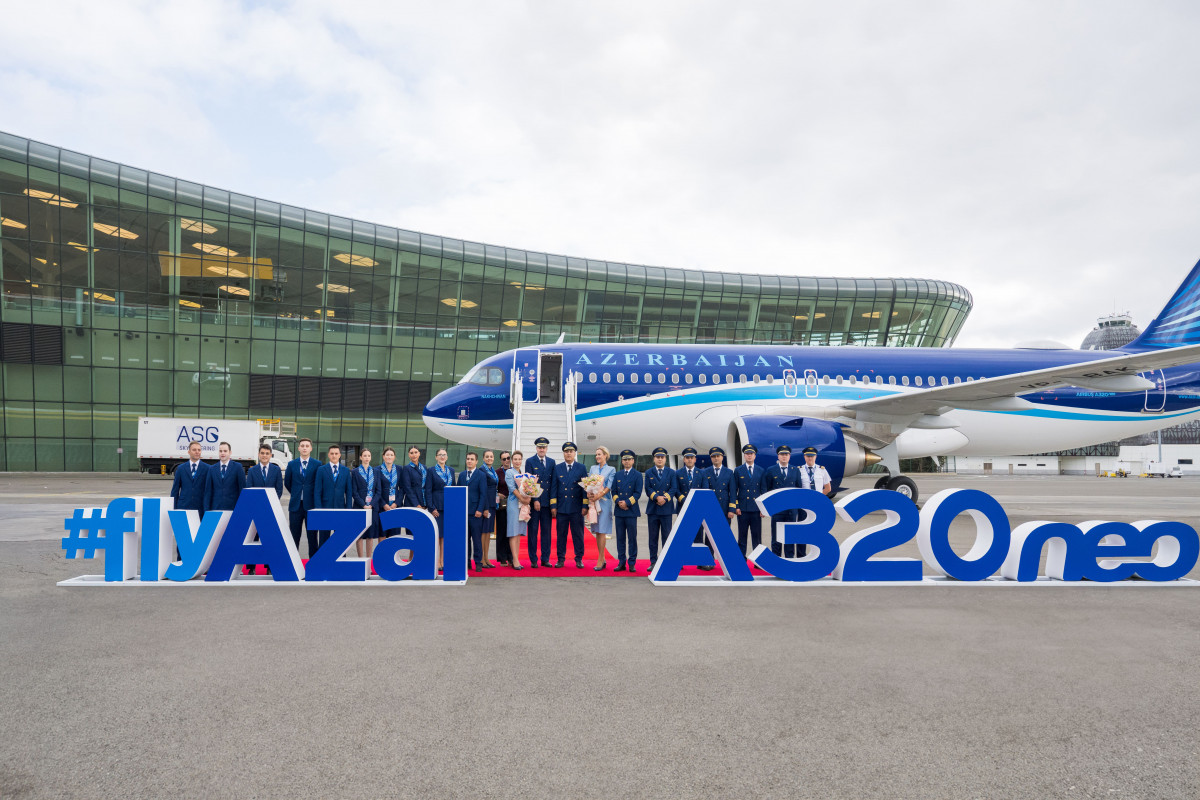 AZAL yeni təyyarə aldı - FOTO