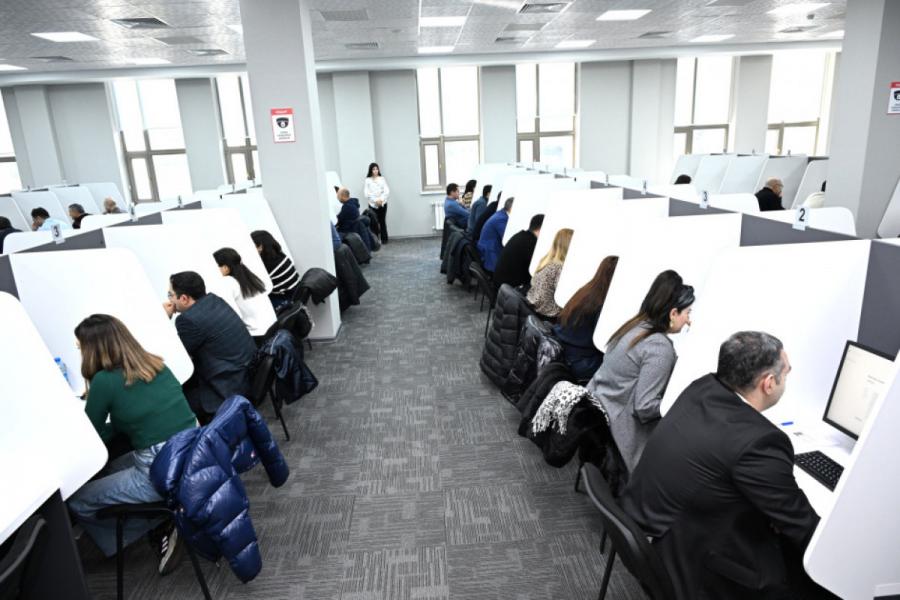 Hakim olmaq istəyənlər üçün test imtahanı keçirilir