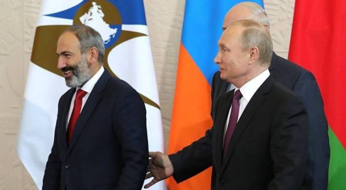 Paşinyan Putin və Lukaşenko ilə eyni tədbirdə