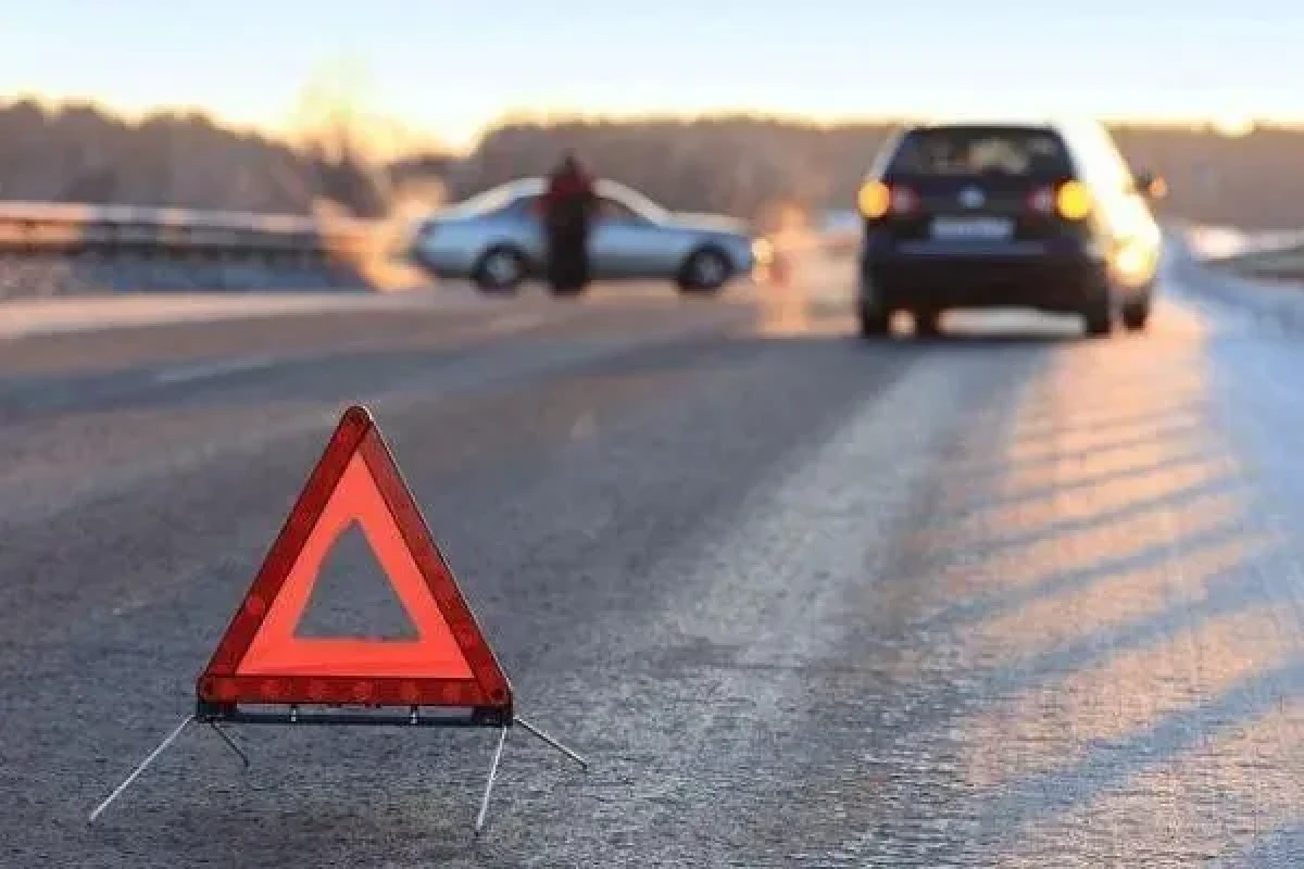 28 yaşlı gənci maşınla vuran sürücü hadisə yerindən qaçdı