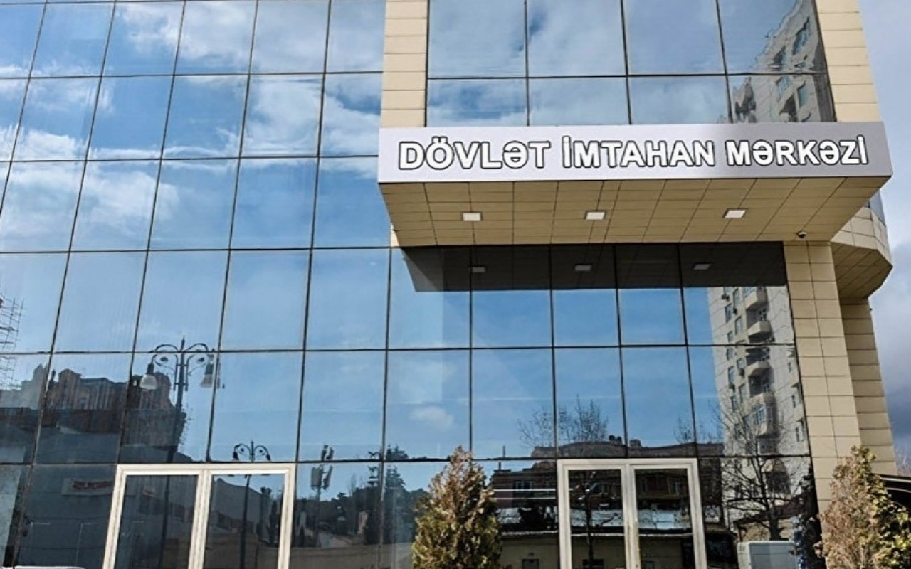 Dövlət qulluğuna qəbul imtahanlarına hazırlaşan namizədlərin NƏZƏRİNƏ