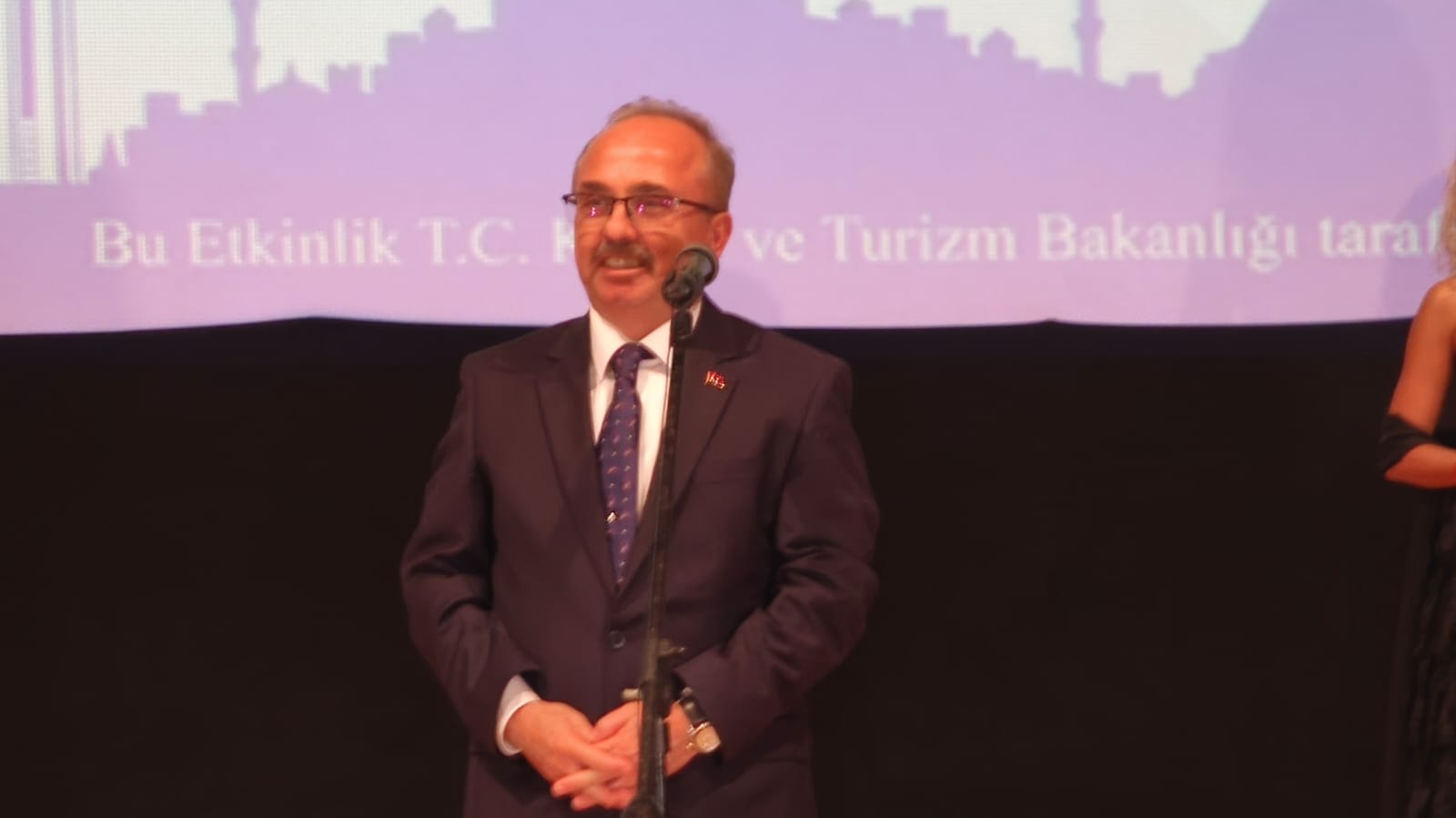 Türk dünyasının bir-birini tanımağa böyük ehtiyacı var - Birol Akgün