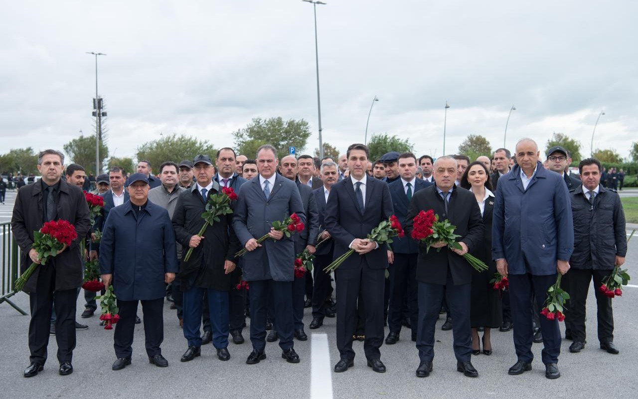 Zaur Mikayılov kollektivi ilə Zəfər parkında - Fotolar
