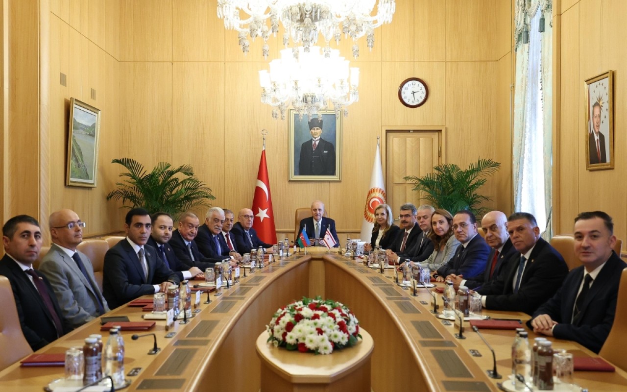Numan Qurtulmuş “Üç dövlət, bir millət” toplantı iştirakçılarını qəbul edib - FOTO