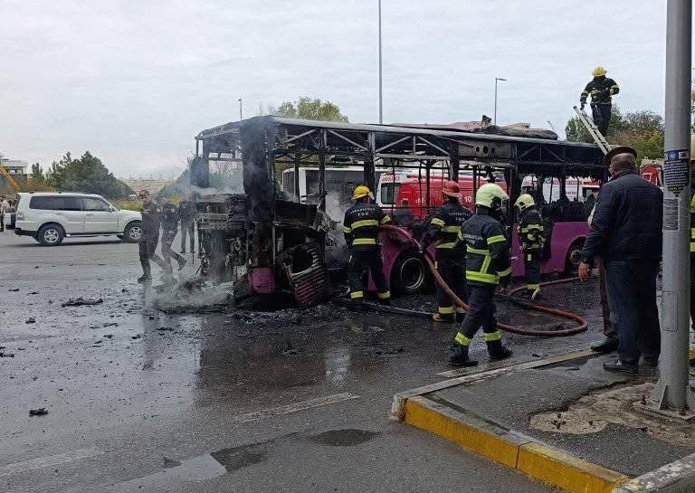 Sumqayıtda avtobus yandı