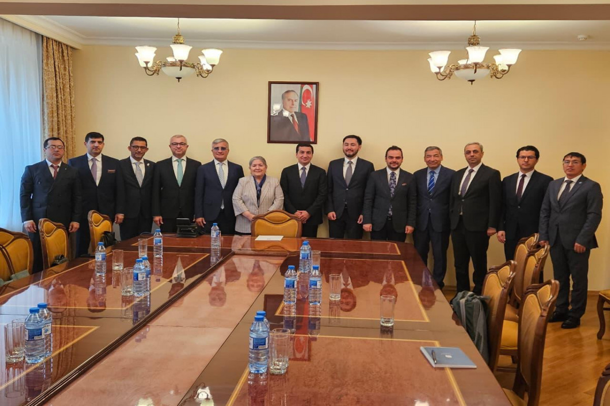 Baş katibin müavini Hikmət Hacıyevin qəbulunda