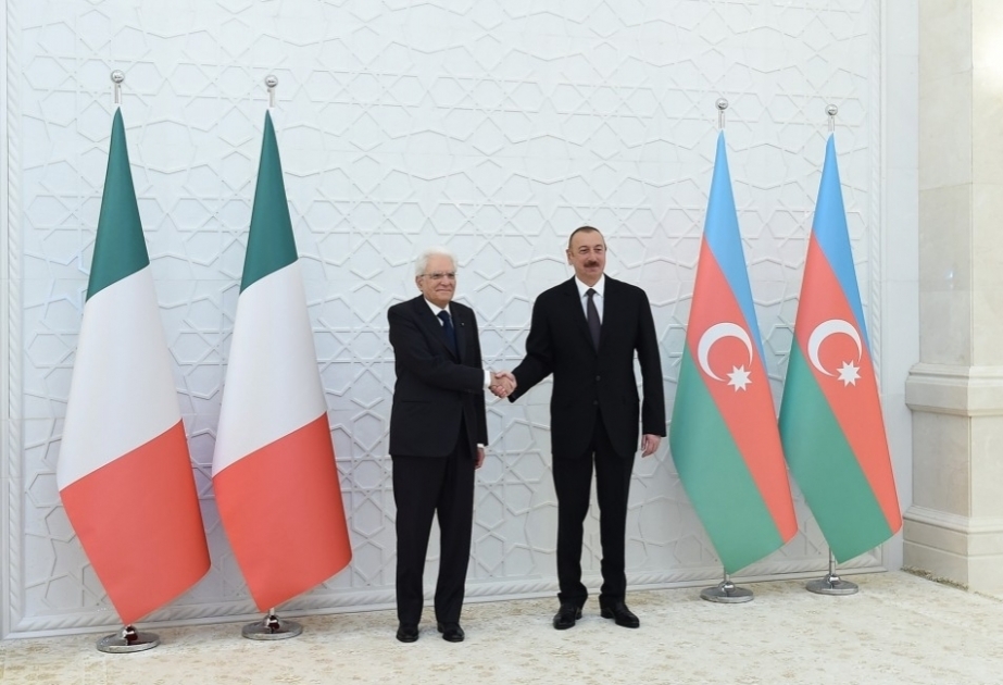 Liderlər geniş tərkibdə görüşdü
