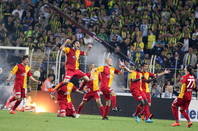 UEFA "Qalatasaray"ı cərimələdi