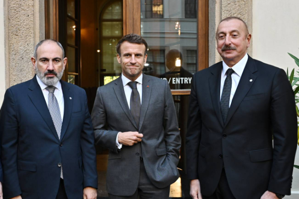 Makron İlham Əliyev və Paşinyanı təbrik etdi