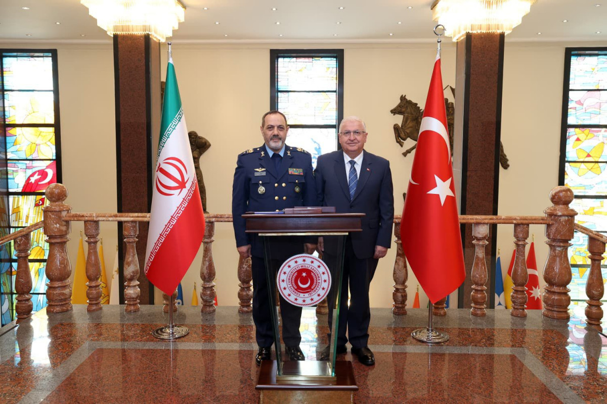 Türkiyə və İran müdafiə nazirləri görüşdü 