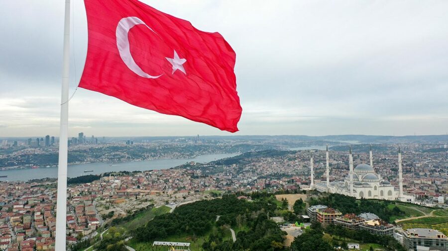 Türkiyədə Azərbaycana qarşı qarayaxma aparanlar kimlərin adamıdır?