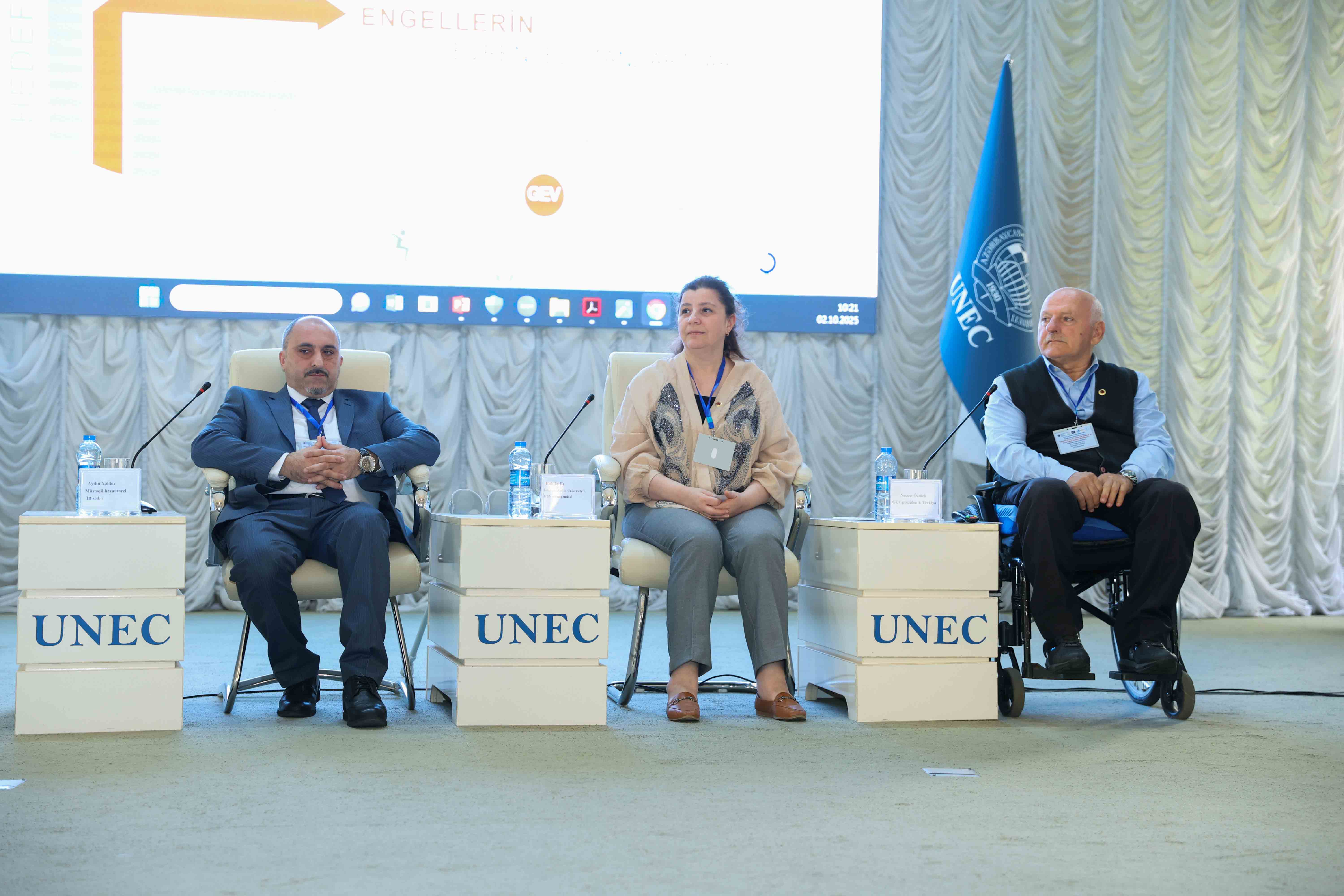 UNEC-də beynəlxalq konfrans keçirilir - FOTO