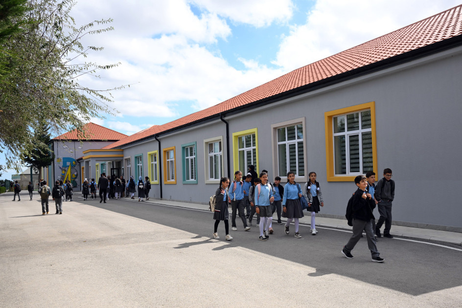 Xəzər rayonunda yeni məktəb istifadəyə verildi - FOTOLAR