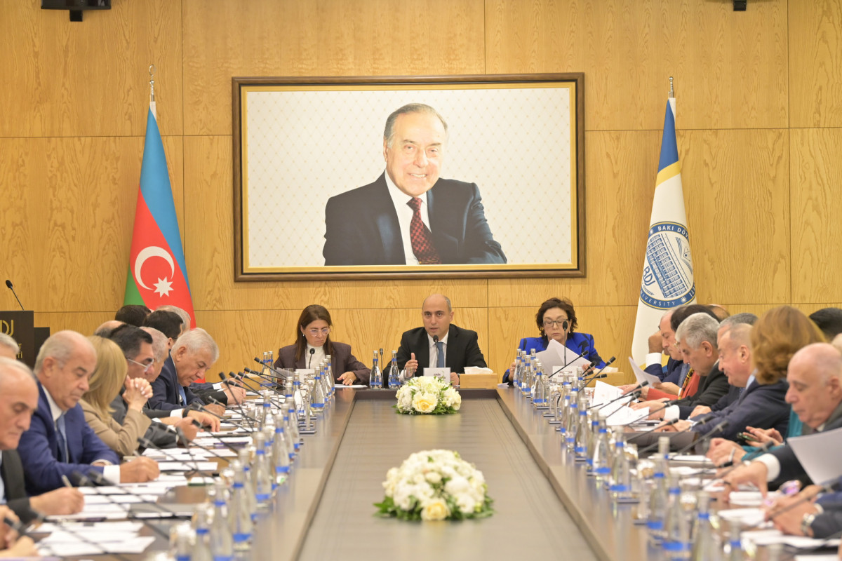 Emin Əmrullayev rektorları topladı - Universitetlərdəki vəziyyət müzakirə olundu