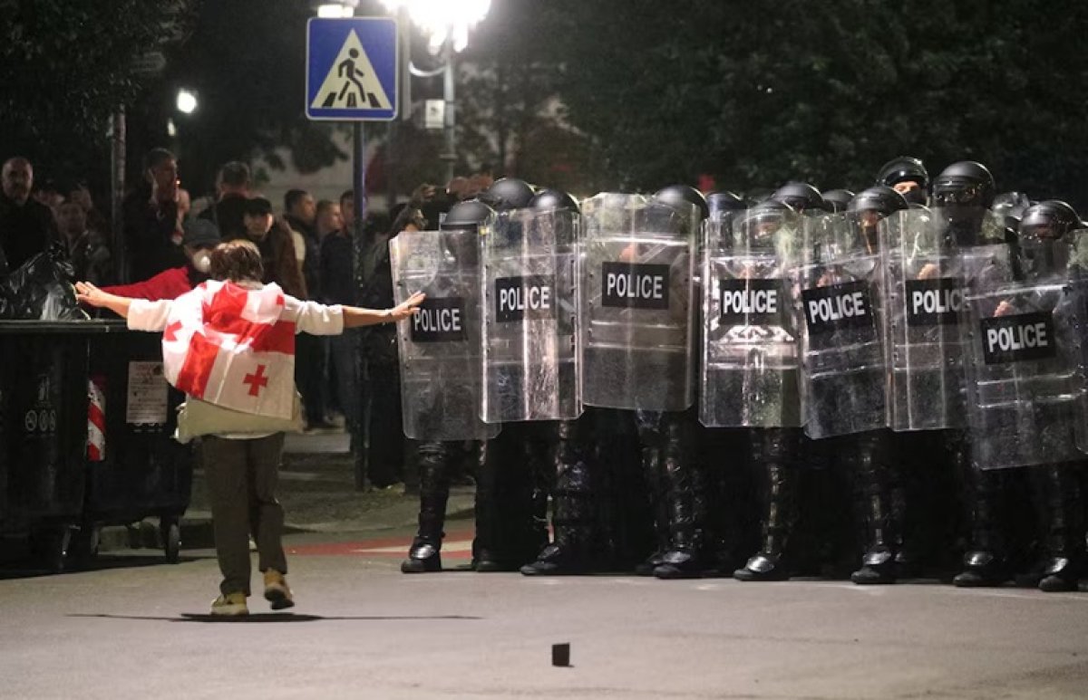 Gürcüstanda etirazlardan sonra 13 nəfər tutuldu