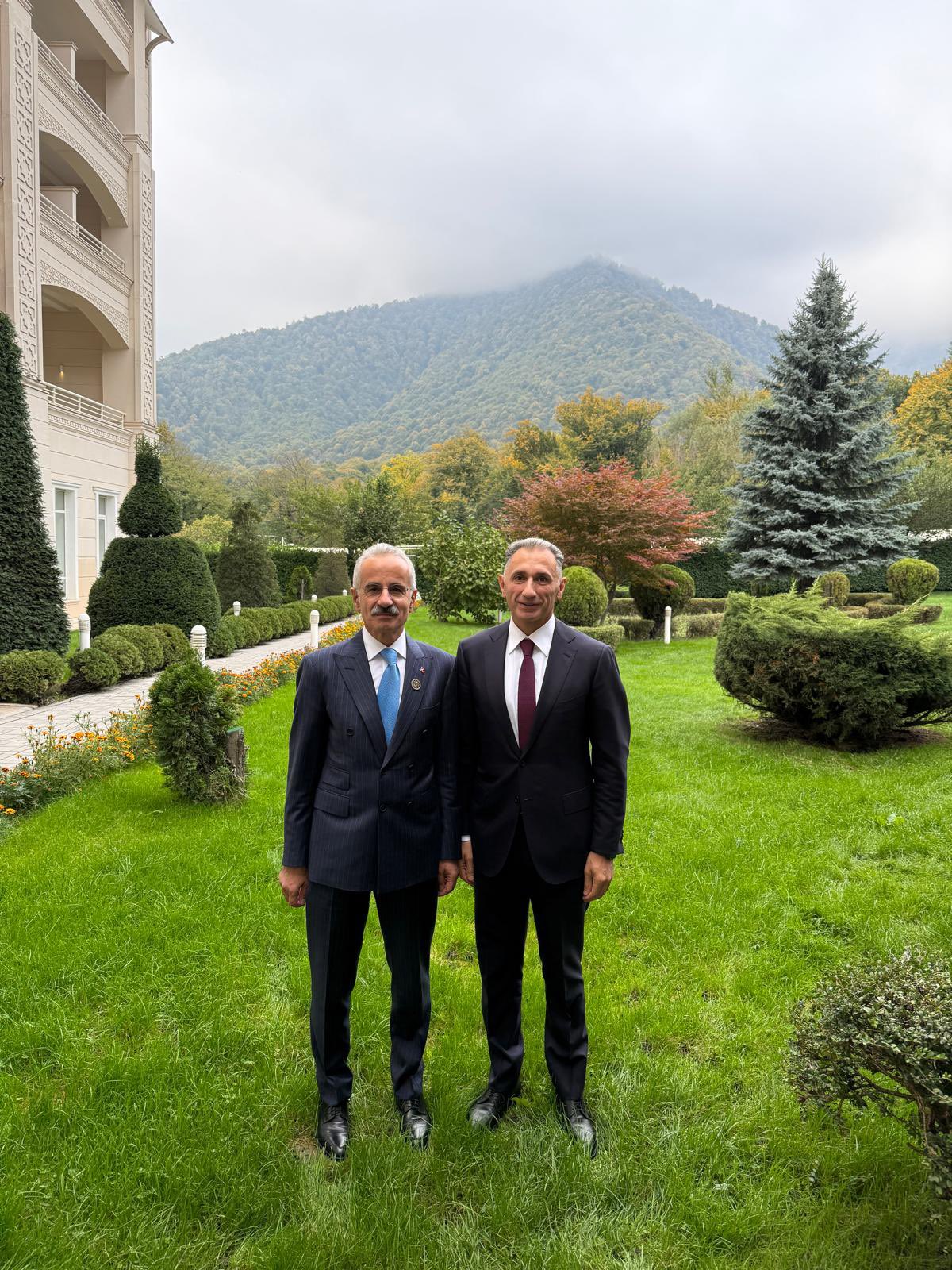 Bu fotoda diplomatiya yox, qardaşlıq var