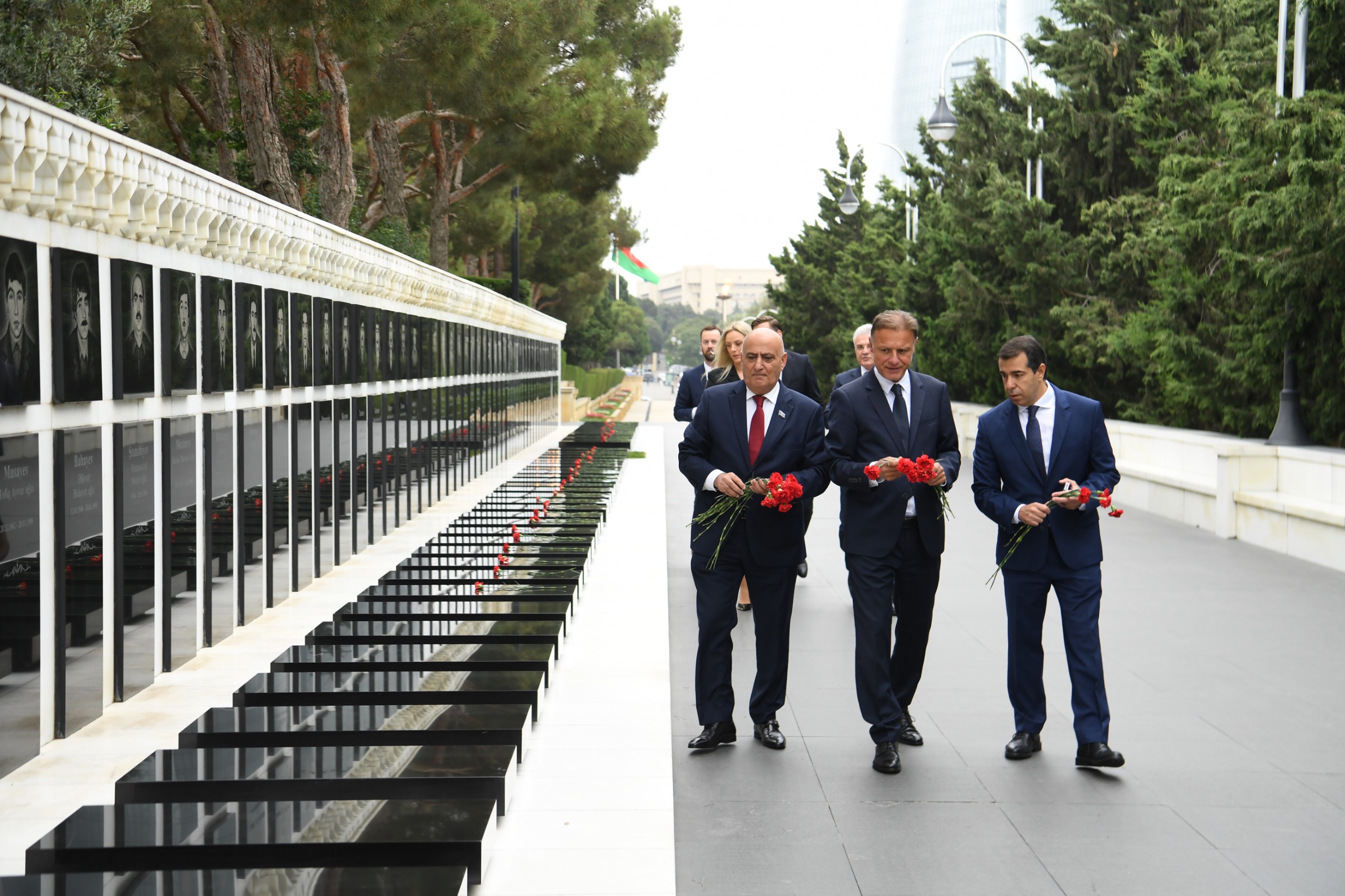 Xorvatiya Parlamentinin sədri Fəxri və Şəhidlər xiyabanını ziyarət edib