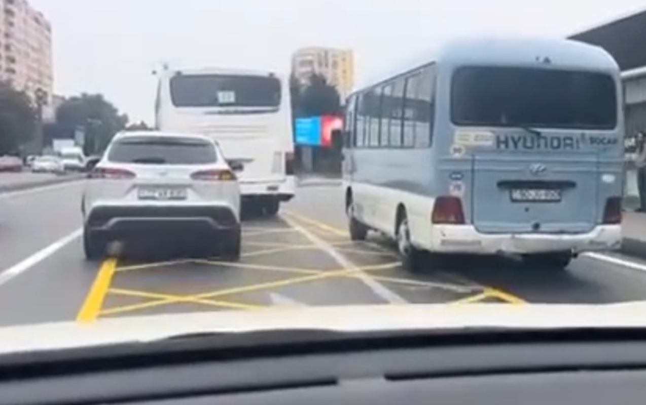 Bakının bu küçəsində də sarı tor çəkildi
