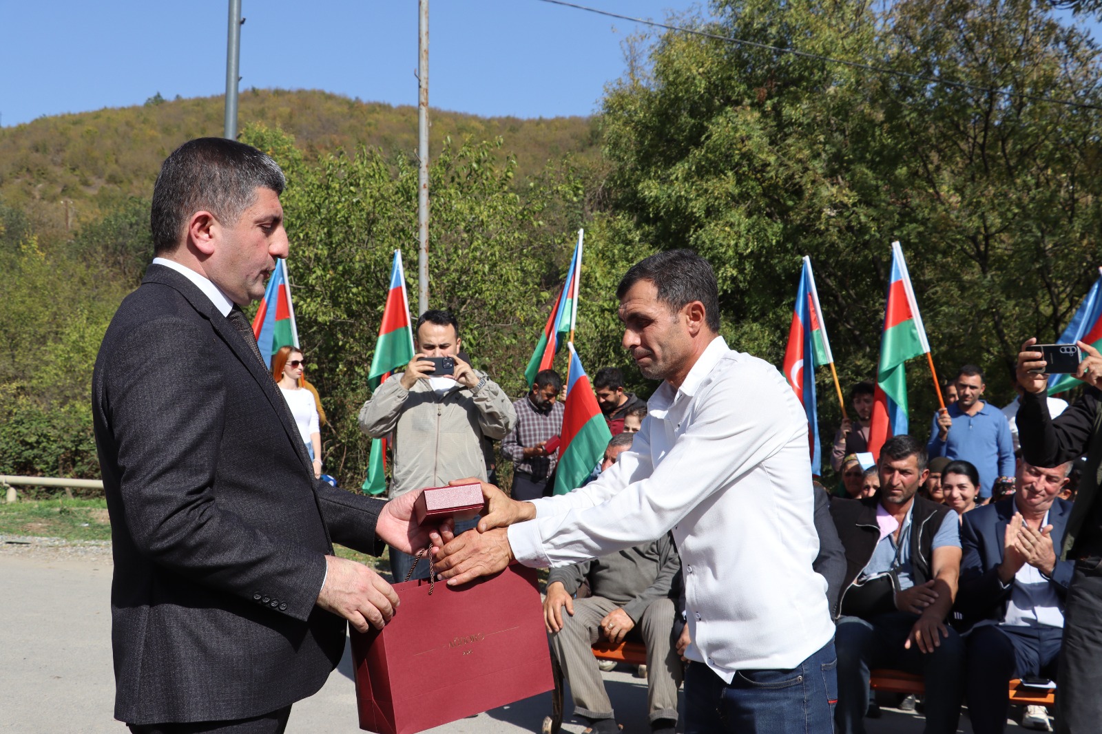 Vəngli kəndinə daha 112 nəfər qayıtdı - FOTO   