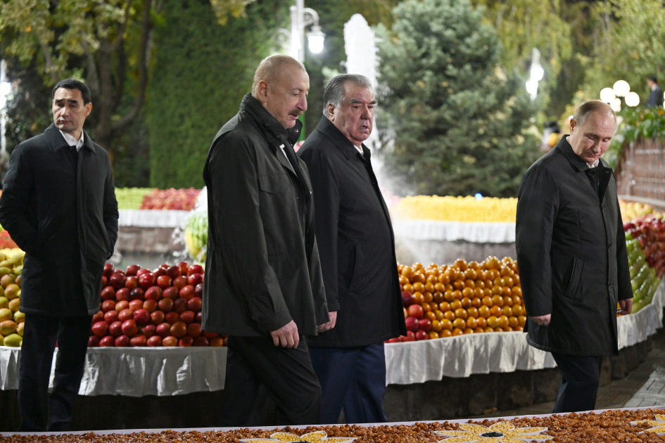 Prezident Düşənbədə şam yeməyində iştirak edir