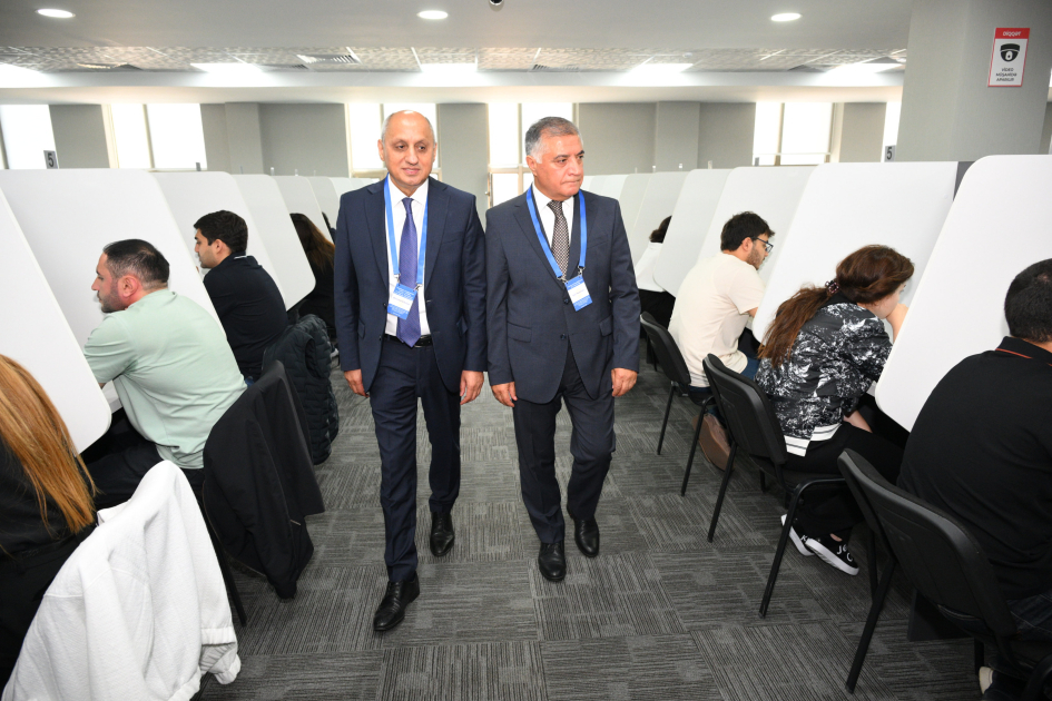 Prokurorluq orqanlarına test imtahanı keçirilib - FOTO