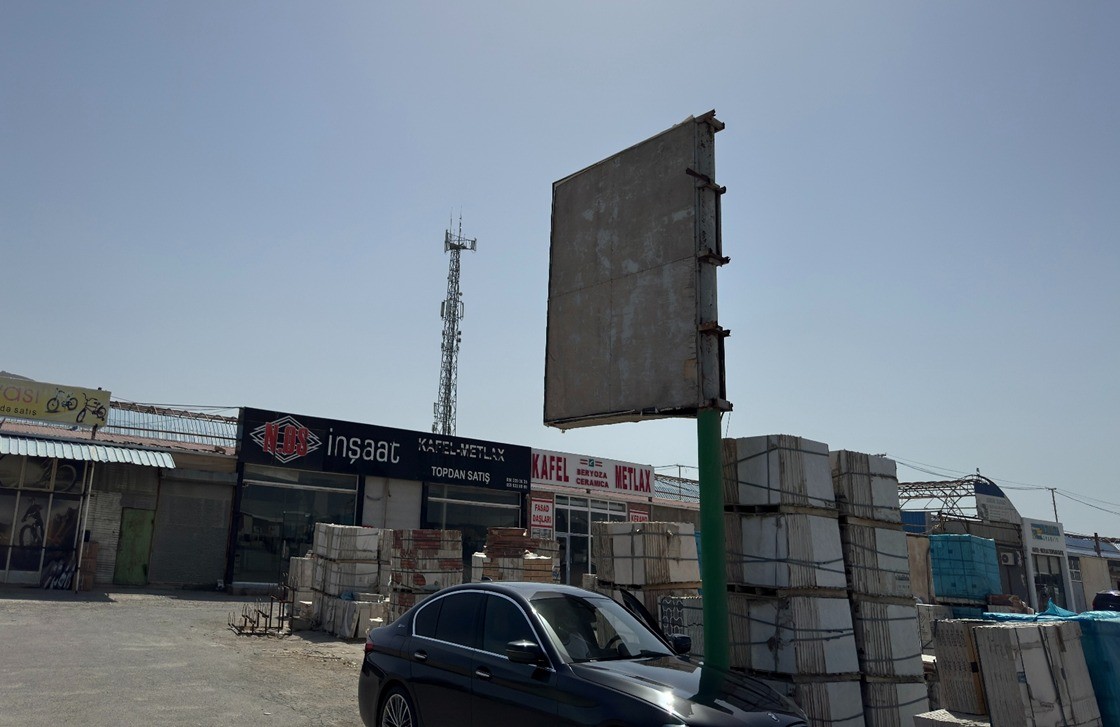 “Sədərək”dəki reklam qurğuları niyə sökülür? - RƏSMİ