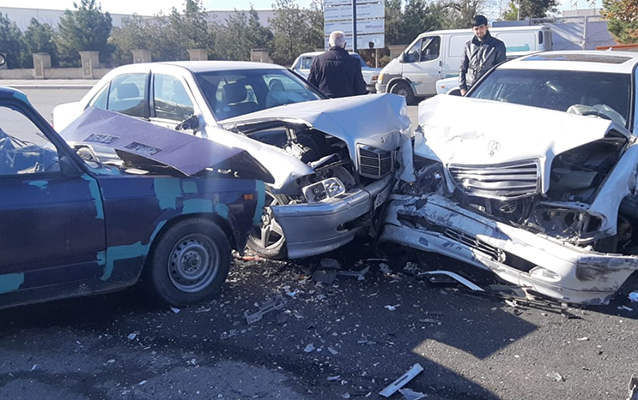 Gəncədə ağır qəza - Xəsarət alanlar var