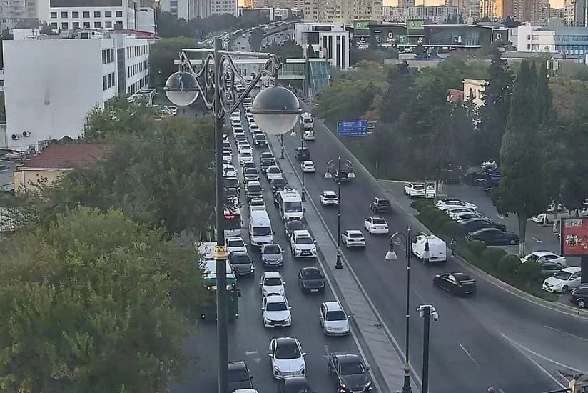 Bakının 16 əsas yolunda TIXAC var