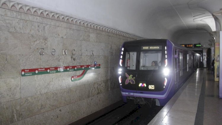 Metroda problem yarandı - Qatar tuneldə qaldı