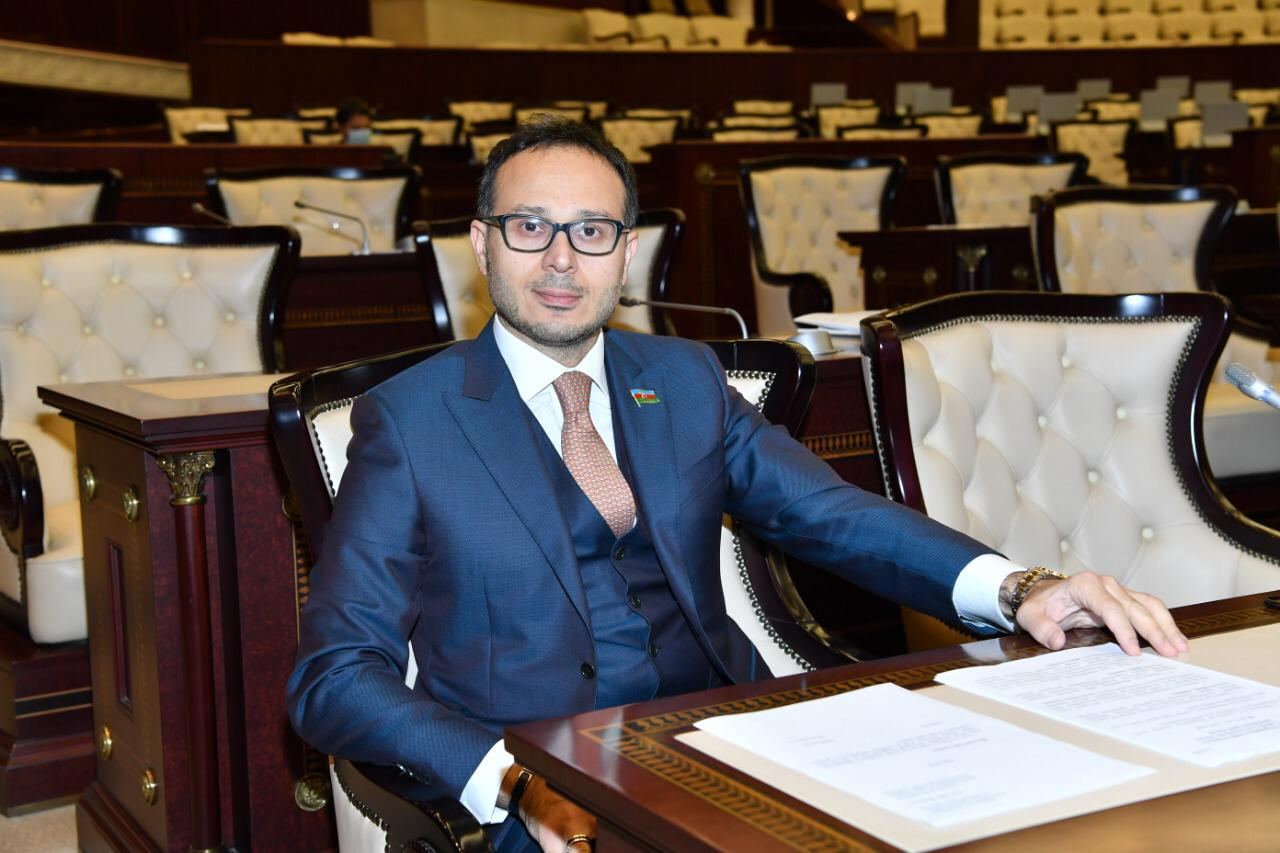 Ramil Həsən yeni işinin icrasına başladı