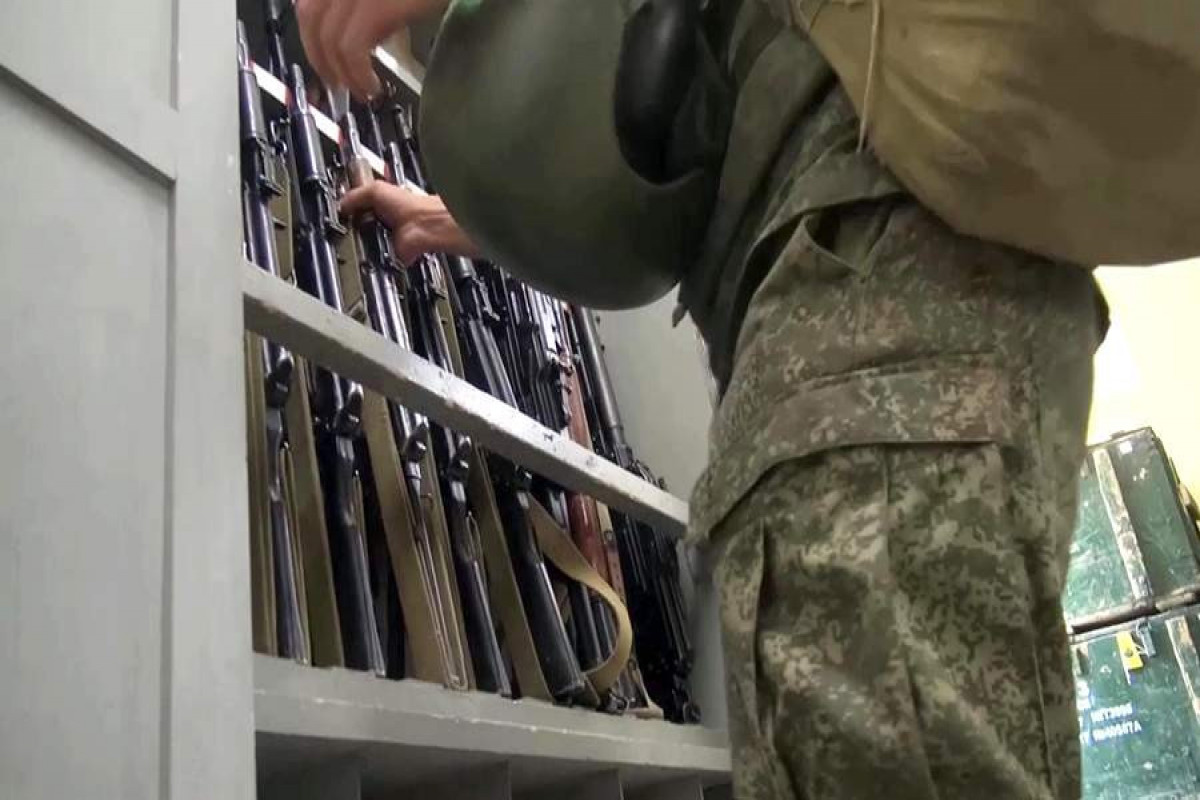 Rusiyada əsgər yoldaşlarına atəş açdı - Ölən və yaralananlar var