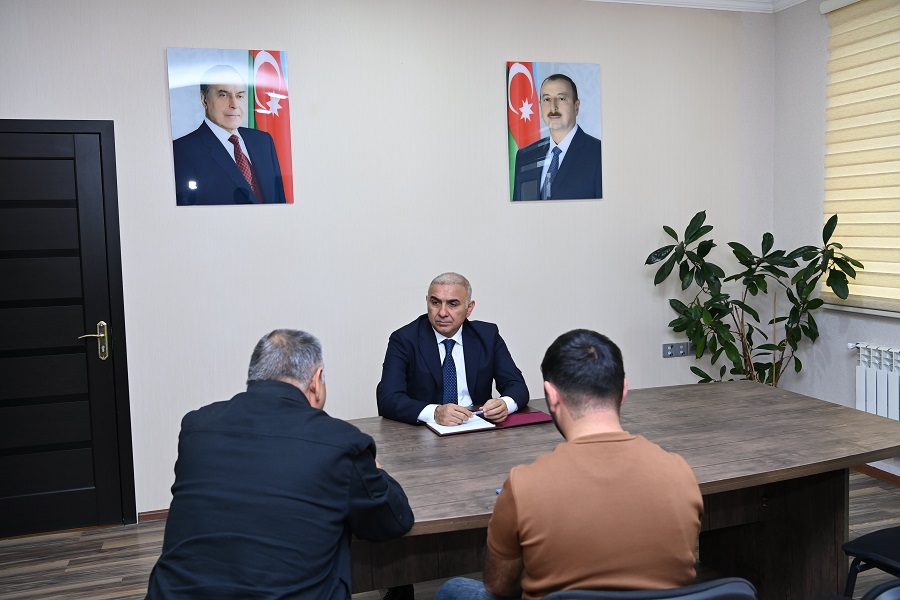 Vüqar Əhmədov Şamaxıda vətəndaşları qəbul edib -