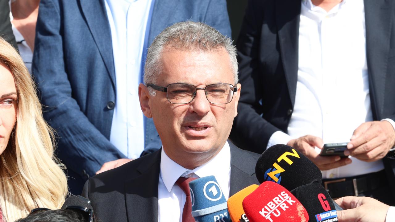 Şimali Kiprdə seçki: Yeni prezidentin adı AÇIQLANDI