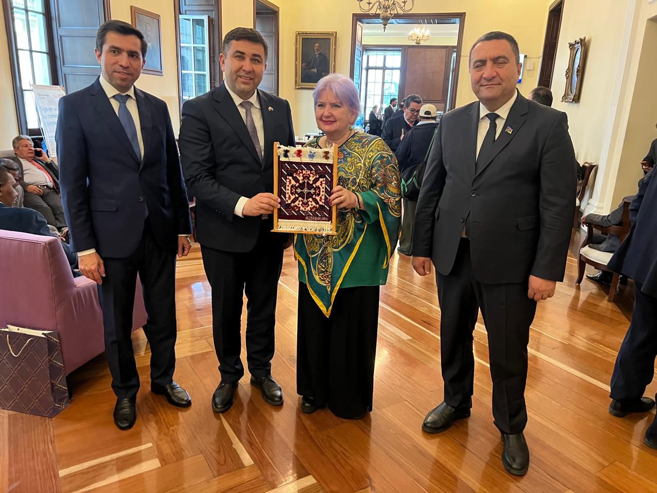 Deputatlar Kolumbiyada səfərdə olublar