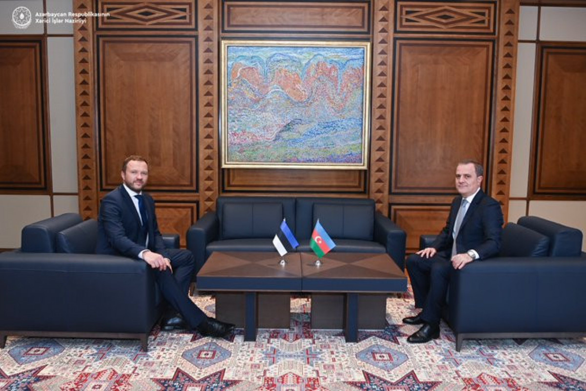 Ceyhun Bayramov estoniyalı həmkarı ilə görüşdü
