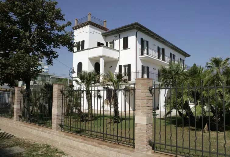 Bu diktatorun villası satılır -