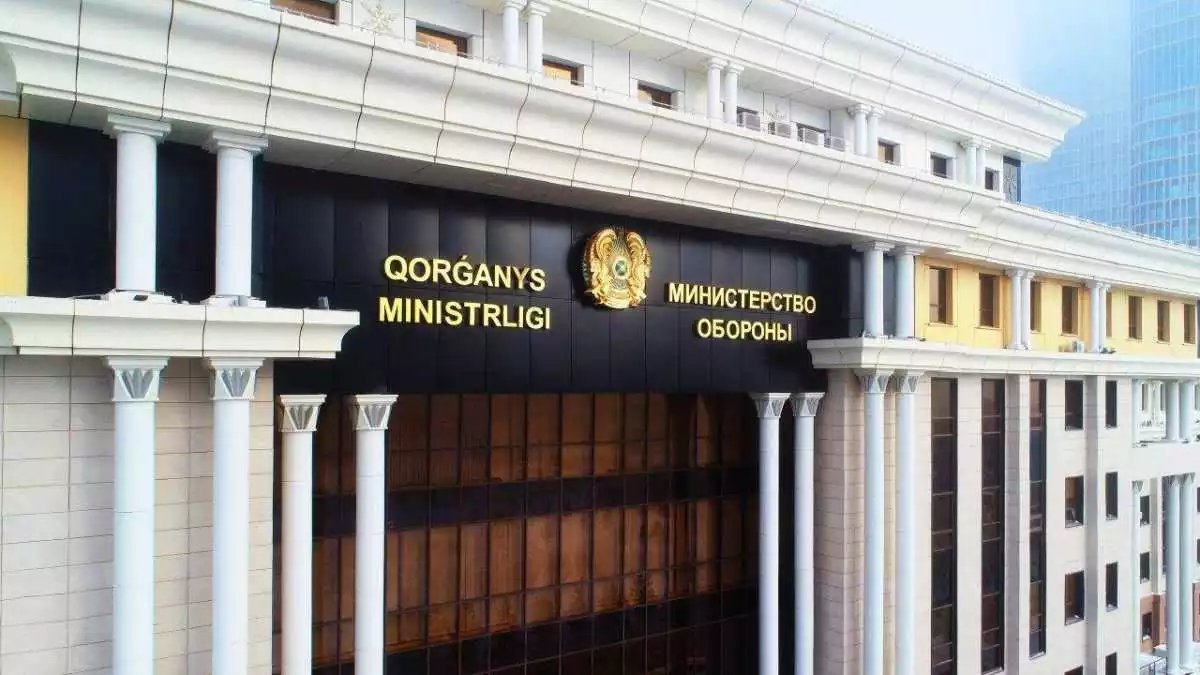 Qazaxıstan səmasında güclü partlayış - Nə baş verir?