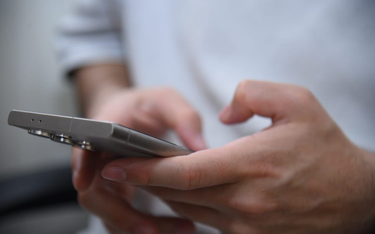 Azərbaycana gətirilən mobil telefonlara 100 manat aksiz vergisi tətbiq ediləcək