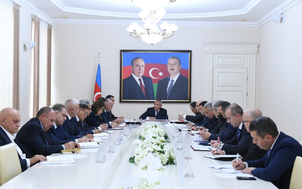 Rövşən Rzayev iclas keçirdi - Tapşırıqlar verdi