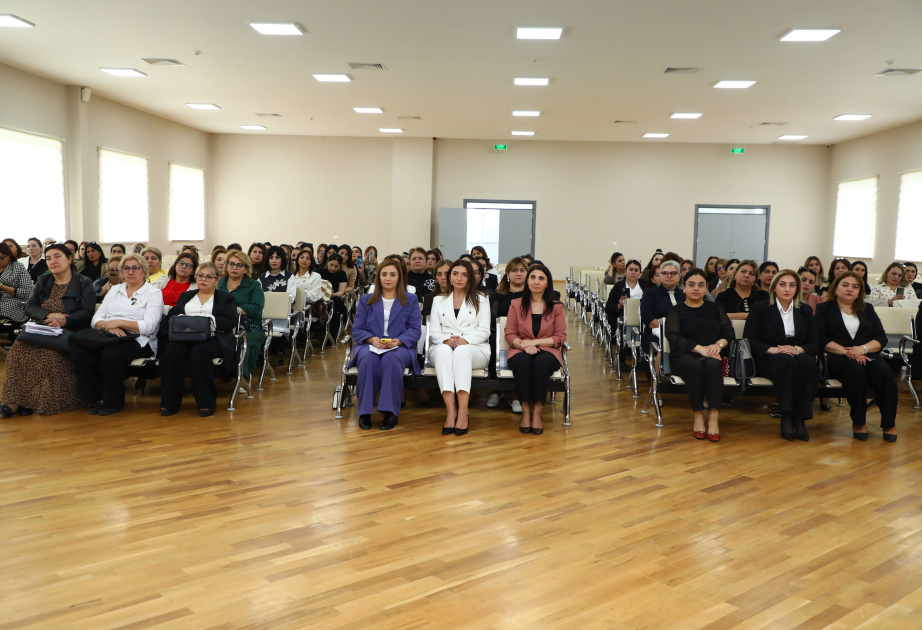 Bakıdakı bağça müdirlərini bir araya TOPLADILAR