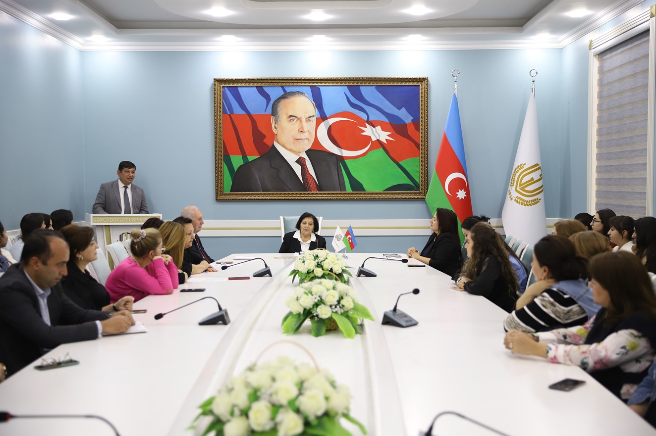 Gəncə Dövlət Universitetində dəyirmi masa keçirilib 