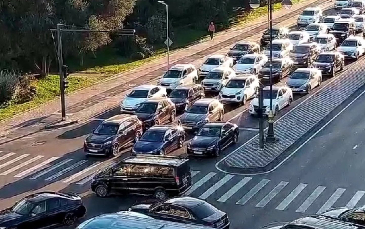 11 istiqamətdə tıxac var