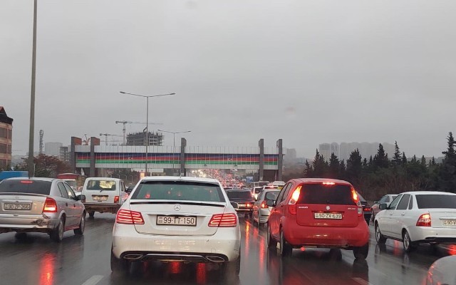 Yağışlı Bakı yolları - SİYAHI