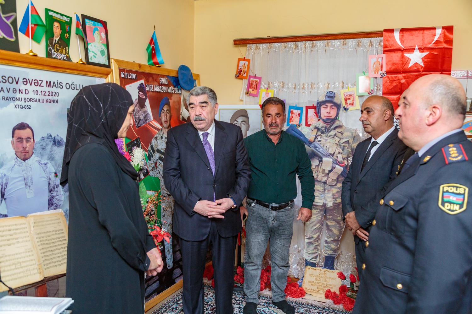 Zəfər Gününün beşinci ildönümü ərəfəsində şəhid ailələri ziyarət edilib - FOTO