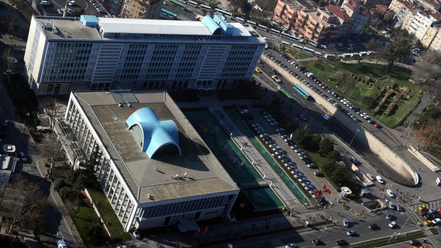 İstanbul bələdiyyəsinin daha 4 əməkdaşı həbs olundu