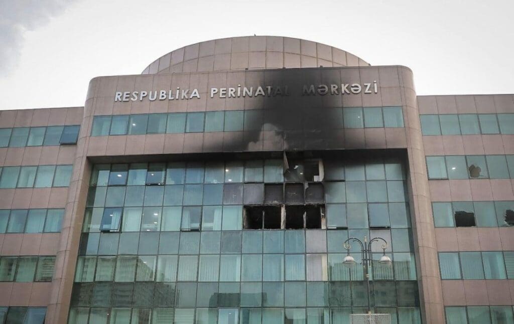 Yeddi körpənin öldüyü yanğınla bağlı şahid məhkəməyə məcburi gətiriləcək